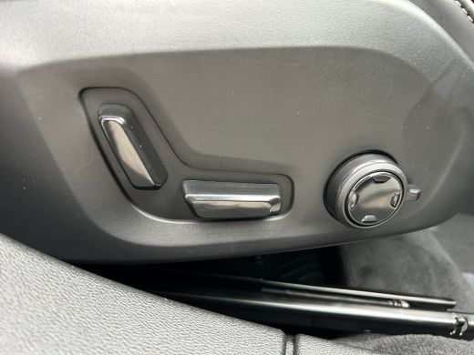 Volvo  V60 2.0 T6 Plug-in hybrid AWD Plus Dark | Forest Lake! | 360 camera | Trekhaak | All-seasons | Harman... ActivLease financial lease