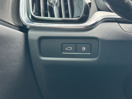 Volvo  V60 2.0 T6 Plug-in hybrid AWD Plus Dark | Forest Lake! | 360 camera | Trekhaak | All-seasons | Harman... ActivLease financial lease