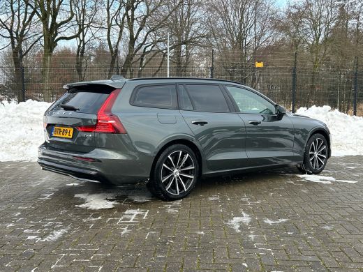 Volvo  V60 2.0 T6 Plug-in hybrid AWD Plus Dark | Forest Lake! | 360 camera | Trekhaak | All-seasons | Harman... ActivLease financial lease