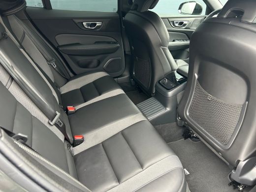 Volvo  V60 2.0 T6 Plug-in hybrid AWD Plus Dark | Forest Lake! | 360 camera | Trekhaak | All-seasons | Harman... ActivLease financial lease