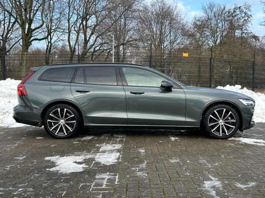 Volvo  V60 2.0 T6 Plug-in hybrid AWD Plus Dark | Forest Lake! | 360 camera | Trekhaak | All-seasons | Harman... ActivLease financial lease