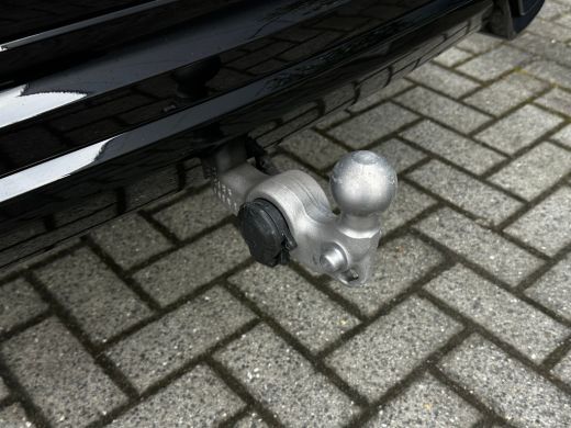 Volvo  XC60 2.0 T6 Plug-in hybrid AWD Plus Dark | Pano | Trekhaak | Memory | 360 camera | All-seasons | Clima... ActivLease financial lease