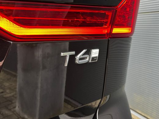 Volvo  XC60 2.0 T6 Plug-in hybrid AWD Plus Dark | Pano | Trekhaak | Memory | 360 camera | All-seasons | Clima... ActivLease financial lease