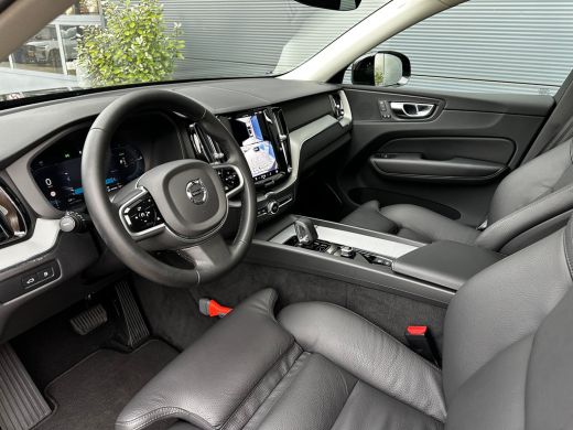 Volvo  XC60 2.0 T6 Plug-in hybrid AWD Plus Dark | Pano | Trekhaak | Memory | 360 camera | All-seasons | Clima... ActivLease financial lease