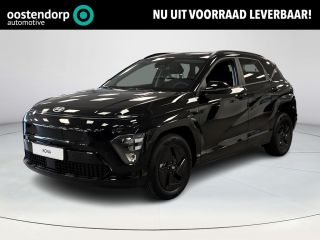 Hyundai Kona Pure Edition 48.4 kWh | Uit voorraad leverbaar! | Parkeersensoren voor en achter | Adaptieve Crui...