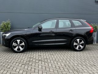 Volvo  XC60 2.0 T6 Plug-in hybrid AWD Plus Dark | Pano | Trekhaak | Memory | 360 camera | All-seasons | Clima...