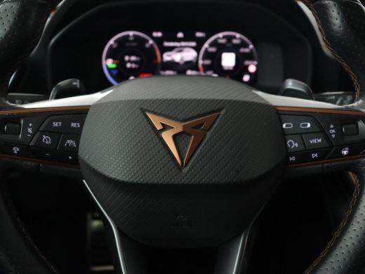 CUPRA Formentor 1.4 eHybrid VZ | 245pk | Stoelverwarming | Adaptive cruise | Memory | Camera | Navigatie | Sfeerv... ActivLease financial lease