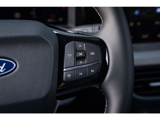 Ford E-Transit Courier Limited 44 kWh DIRECT LEVERBAAR | Trekhaak | Adapt. Cruise | Dodehoek Detectie | Camera | Winter-... ActivLease financial lease