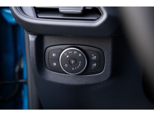 Ford E-Transit Courier Limited 44 kWh DIRECT LEVERBAAR | Trekhaak | Adapt. Cruise | Dodehoek Detectie | Camera | Winter-... ActivLease financial lease