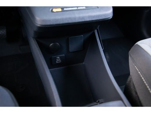 Ford E-Transit Courier Limited 44 kWh DIRECT LEVERBAAR | Trekhaak | Adapt. Cruise | Dodehoek Detectie | Camera | Winter-... ActivLease financial lease