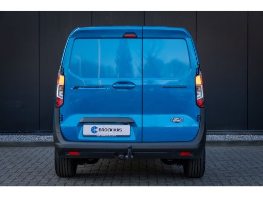 Ford E-Transit Courier Limited 44 kWh DIRECT LEVERBAAR | Trekhaak | Adapt. Cruise | Dodehoek Detectie | Camera | Winter-... ActivLease financial lease