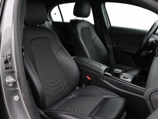 Mercedes-Benz A-Klasse 180D AUT. NIEUW MODEL + WIDESCREEN MBUX | CAMERA | 18" AMG | STOELVERW. | LED | DAB ActivLease financial lease