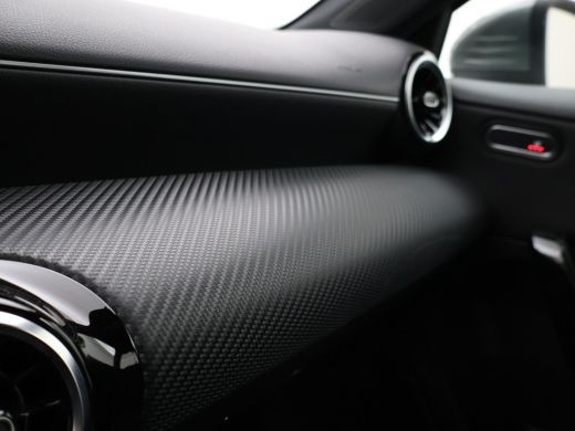 Mercedes-Benz A-Klasse 180D AUT. NIEUW MODEL + WIDESCREEN MBUX | CAMERA | 18" AMG | STOELVERW. | LED | DAB ActivLease financial lease