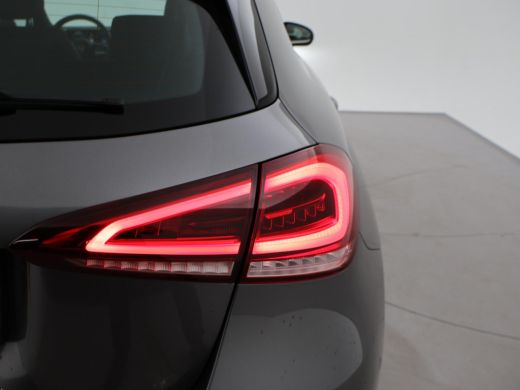 Mercedes-Benz A-Klasse 180D AUT. NIEUW MODEL + WIDESCREEN MBUX | CAMERA | 18" AMG | STOELVERW. | LED | DAB ActivLease financial lease