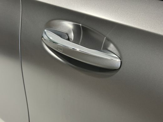 Mercedes-Benz A-Klasse 250e AMG// Panoramadak // Memory // MultiBeam LED // Keyless // Magno Grijs // Augmented ActivLease financial lease