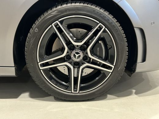 Mercedes-Benz A-Klasse 250e AMG// Panoramadak // Memory // MultiBeam LED // Keyless // Magno Grijs // Augmented ActivLease financial lease