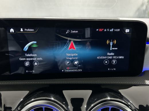 Mercedes-Benz A-Klasse 250e AMG// Panoramadak // Memory // MultiBeam LED // Keyless // Magno Grijs // Augmented ActivLease financial lease