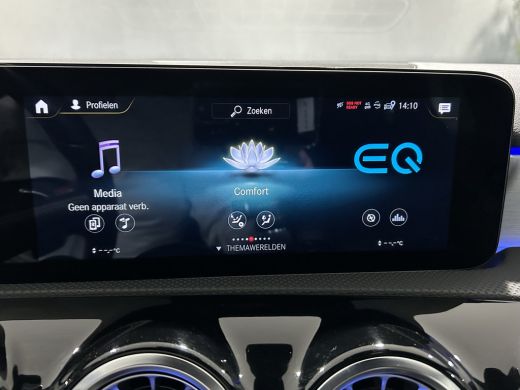 Mercedes-Benz A-Klasse 250e AMG// Panoramadak // Memory // MultiBeam LED // Keyless // Magno Grijs // Augmented ActivLease financial lease