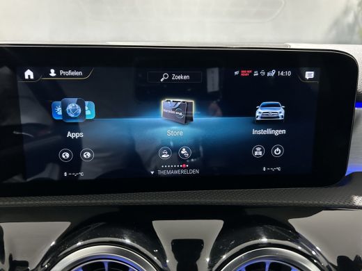 Mercedes-Benz A-Klasse 250e AMG// Panoramadak // Memory // MultiBeam LED // Keyless // Magno Grijs // Augmented ActivLease financial lease