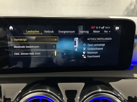 Mercedes-Benz A-Klasse 250e AMG// Panoramadak // Memory // MultiBeam LED // Keyless // Magno Grijs // Augmented ActivLease financial lease