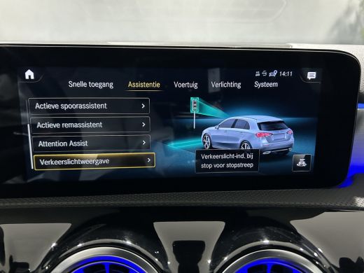 Mercedes-Benz A-Klasse 250e AMG// Panoramadak // Memory // MultiBeam LED // Keyless // Magno Grijs // Augmented ActivLease financial lease