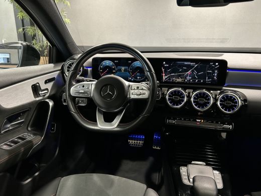 Mercedes-Benz A-Klasse 250e AMG// Panoramadak // Memory // MultiBeam LED // Keyless // Magno Grijs // Augmented ActivLease financial lease