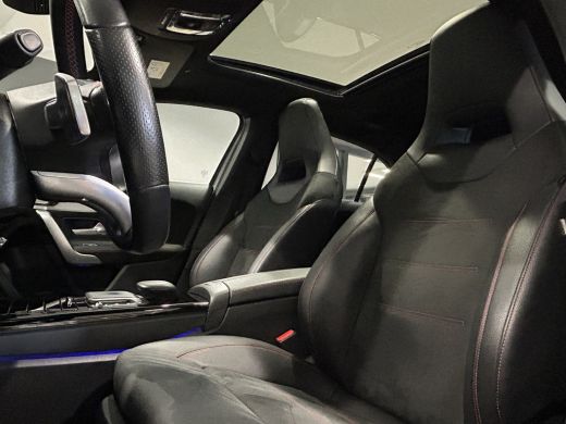 Mercedes-Benz A-Klasse 250e AMG// Panoramadak // Memory // MultiBeam LED // Keyless // Magno Grijs // Augmented ActivLease financial lease