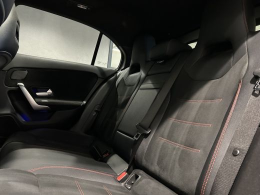 Mercedes-Benz A-Klasse 250e AMG// Panoramadak // Memory // MultiBeam LED // Keyless // Magno Grijs // Augmented ActivLease financial lease
