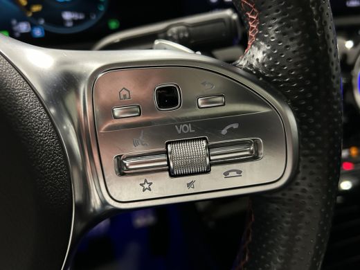 Mercedes-Benz A-Klasse 250e AMG// Panoramadak // Memory // MultiBeam LED // Keyless // Magno Grijs // Augmented ActivLease financial lease