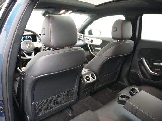Mercedes-Benz A-Klasse 250e AMG // Panoramadak // Memory // Trekhaak // Keyless // Carplay // Sfeerverlichting // MultiB... ActivLease financial lease