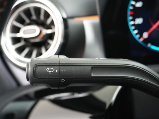 Mercedes-Benz A-Klasse 250e AMG // Panoramadak // Memory // Trekhaak // Keyless // Carplay // Sfeerverlichting // MultiB... ActivLease financial lease