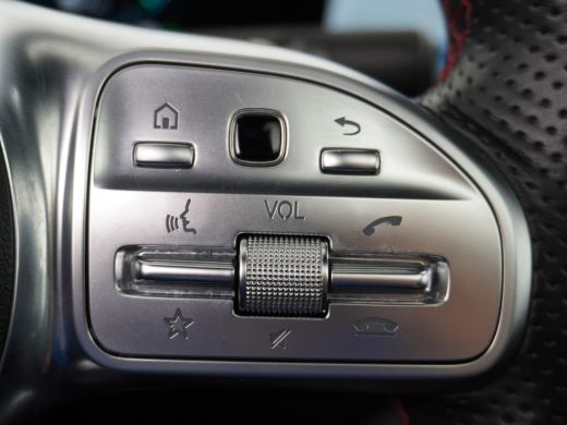 Mercedes-Benz A-Klasse 250e AMG // Panoramadak // Memory // Trekhaak // Keyless // Carplay // Sfeerverlichting // MultiB... ActivLease financial lease