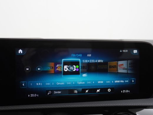 Mercedes-Benz A-Klasse 250e AMG // Panoramadak // Memory // Trekhaak // Keyless // Carplay // Sfeerverlichting // MultiB... ActivLease financial lease