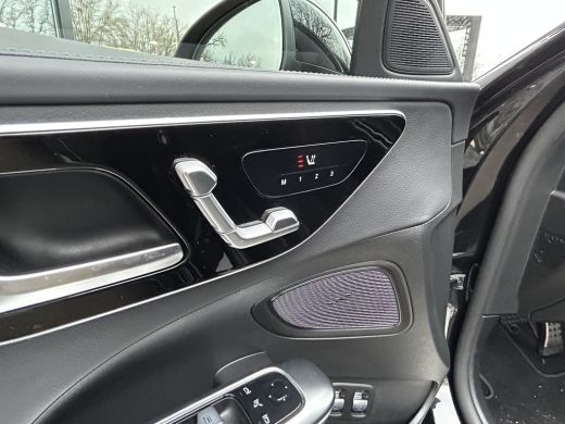 Mercedes-Benz C-Klasse 300e AMG Estate // Trekhaak // Panoramadak // Distronic // 360 Camera // Memory // Sfeerverlichting ActivLease financial lease