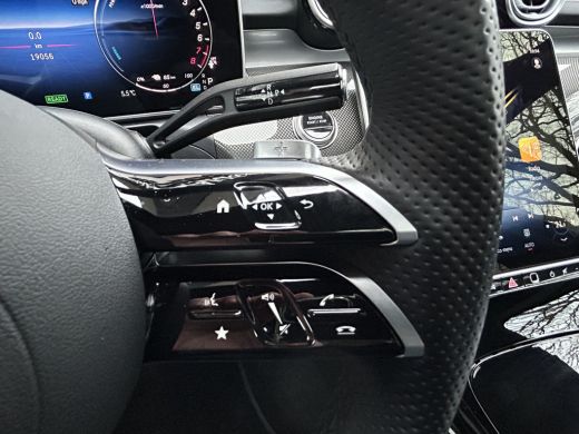 Mercedes-Benz C-Klasse 300e AMG Estate // Trekhaak // Panoramadak // Distronic // 360 Camera // Memory // Sfeerverlichting ActivLease financial lease