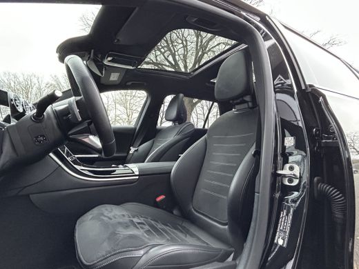 Mercedes-Benz C-Klasse 300e AMG Estate // Trekhaak // Panoramadak // Distronic // 360 Camera // Memory // Sfeerverlichting ActivLease financial lease