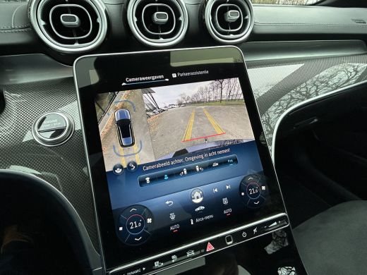 Mercedes-Benz C-Klasse 300e AMG Estate // Trekhaak // Panoramadak // Distronic // 360 Camera // Memory // Sfeerverlichting ActivLease financial lease