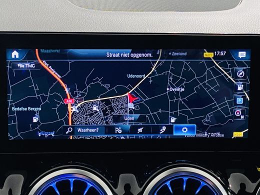 Mercedes-Benz EQA 250 // 18" Velgen // Privacy Glass // Easy pack achterklep // Dodehoekassistent // Sfeerverlichti... ActivLease financial lease