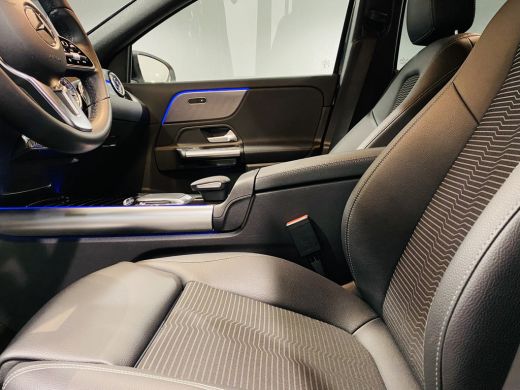 Mercedes-Benz EQA 250 // 18" Velgen // Privacy Glass // Easy pack achterklep // Dodehoekassistent // Sfeerverlichti... ActivLease financial lease