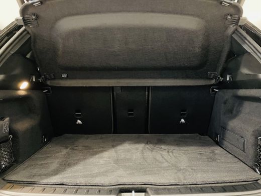 Mercedes-Benz EQA 250 // 18" Velgen // Privacy Glass // Easy pack achterklep // Dodehoekassistent // Sfeerverlichti... ActivLease financial lease