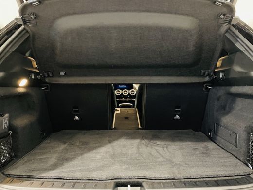 Mercedes-Benz EQA 250 // 18" Velgen // Privacy Glass // Easy pack achterklep // Dodehoekassistent // Sfeerverlichti... ActivLease financial lease