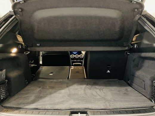 Mercedes-Benz EQA 250 // 18" Velgen // Privacy Glass // Easy pack achterklep // Dodehoekassistent // Sfeerverlichti... ActivLease financial lease