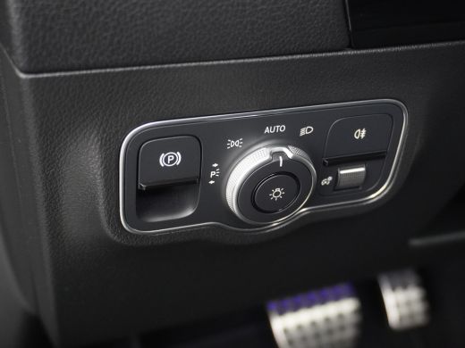 Mercedes-Benz GLA 250 e AMG // Panoramadak // 20" AMG Velgen // Nightpakket // Sfeerverlichting // Camera // ActivLease financial lease