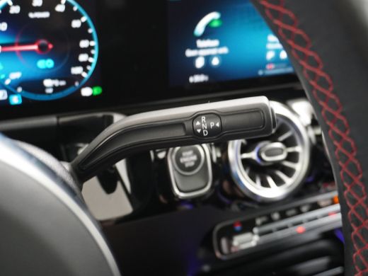 Mercedes-Benz GLA 250 e AMG // Panoramadak // 20" AMG Velgen // Nightpakket // Sfeerverlichting // Camera // ActivLease financial lease
