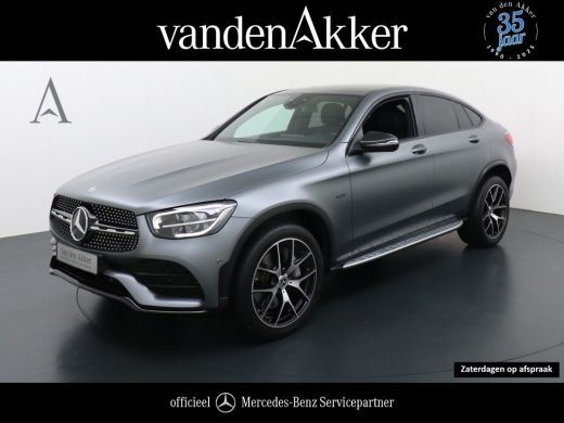 Mercedes-Benz GLC 300e Coup&eacute; AMG 4Matic // Burmester / Magno Grijs // 20 inch // Treeplanken // Night pakket
