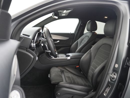 Mercedes-Benz GLC 300e Coup&eacute; AMG 4Matic // Burmester / Magno Grijs // 20 inch // Treeplanken // Night pakket ActivLease financial lease