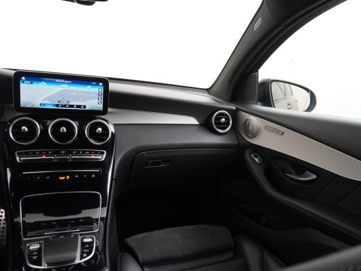 Mercedes-Benz GLC 300e Coup&eacute; AMG 4Matic // Burmester / Magno Grijs // 20 inch // Treeplanken // Night pakket ActivLease financial lease
