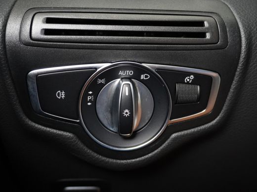 Mercedes-Benz GLC 300e Coup&eacute; AMG 4Matic // Burmester / Magno Grijs // 20 inch // Treeplanken // Night pakket ActivLease financial lease