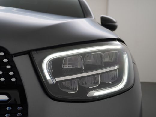 Mercedes-Benz GLC 300e Coup&eacute; AMG 4Matic // Burmester / Magno Grijs // 20 inch // Treeplanken // Night pakket ActivLease financial lease