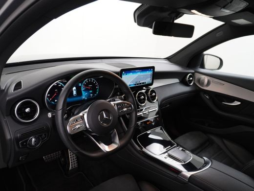 Mercedes-Benz GLC 300e Coup&eacute; AMG 4Matic // Burmester / Magno Grijs // 20 inch // Treeplanken // Night pakket ActivLease financial lease